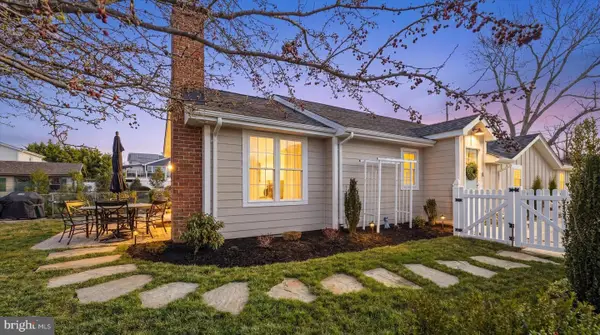 3738 Bay Dr, EDGEWATER, MD 21037