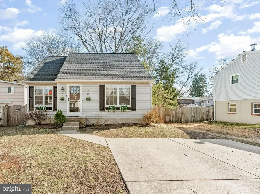 7803 W Shore Rd, Pasadena, MD 21122 - #2