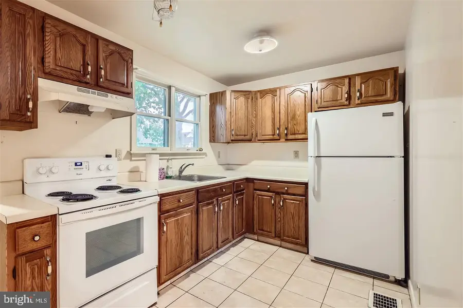 7922 W End Dr, Baltimore, MD 21226 - #2