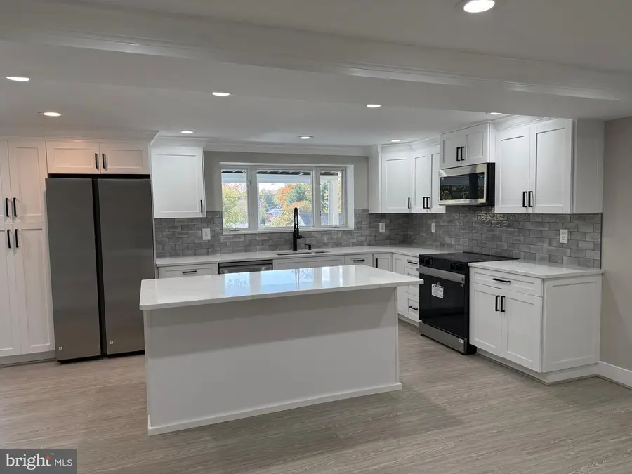 453 Walnut Dr, Edgewater, MD 21037 - #2