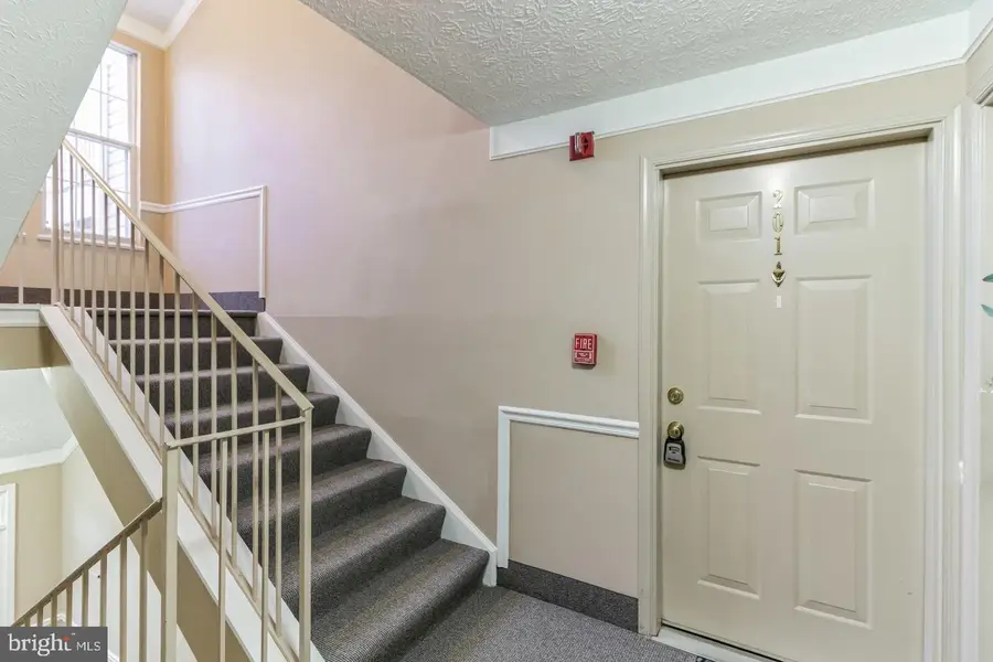 2456 Apple Blossom Ln #201, Odenton, MD 21113 - #3