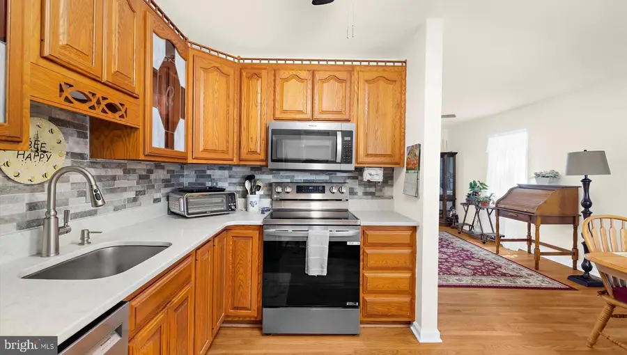 646 Cedar Dr, Pasadena, MD 21122 - #3