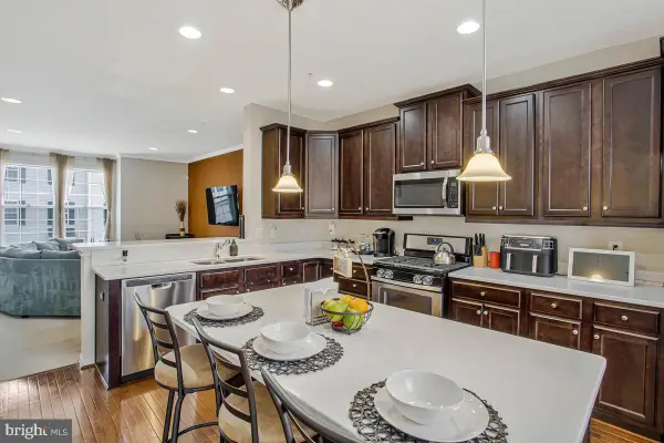 207 Gunther Pl, GLEN BURNIE, MD 21060