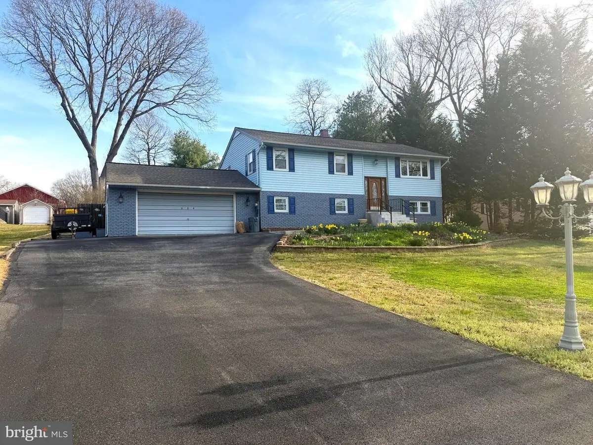 604 A St, Pasadena, MD 21122 - #1