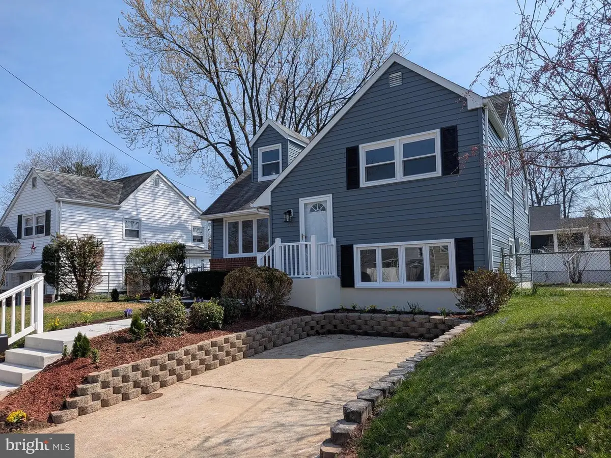 307 Oxford Dr, Glen Burnie, MD 21061 - #1