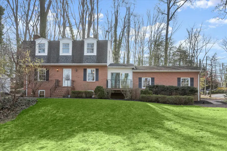 326 Edgewater Rd, Pasadena, MD 21122 - #2