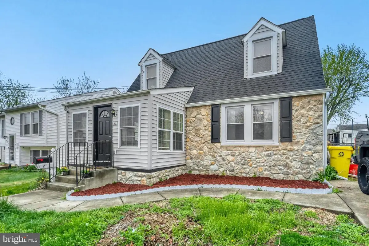 211 Lake Rd, Pasadena, MD 21122 - #1