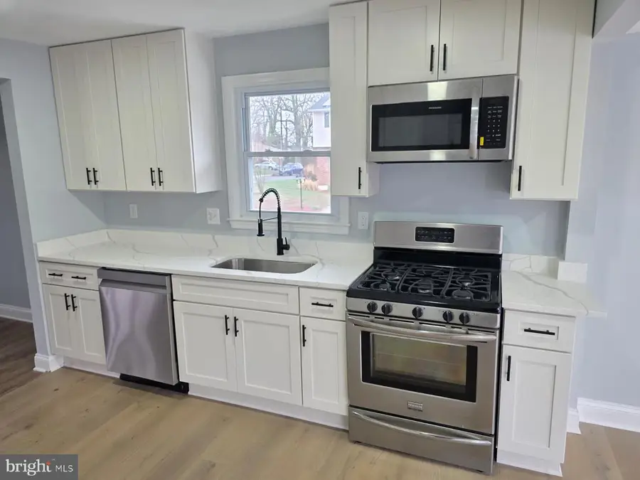 18 Magnolia Ave, Glen Burnie, MD 21061 - #2