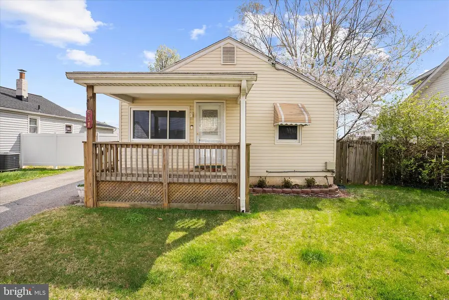 631 Cresswell Rd, Baltimore, MD 21225 - #2