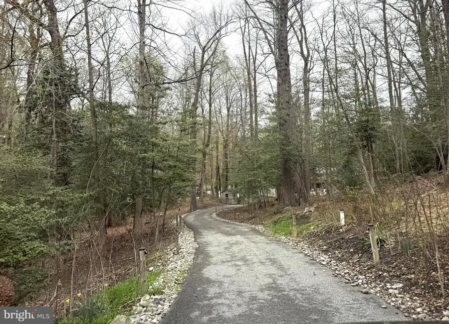 126 Gilbert Ct, Edgewater, MD 21037 - #2