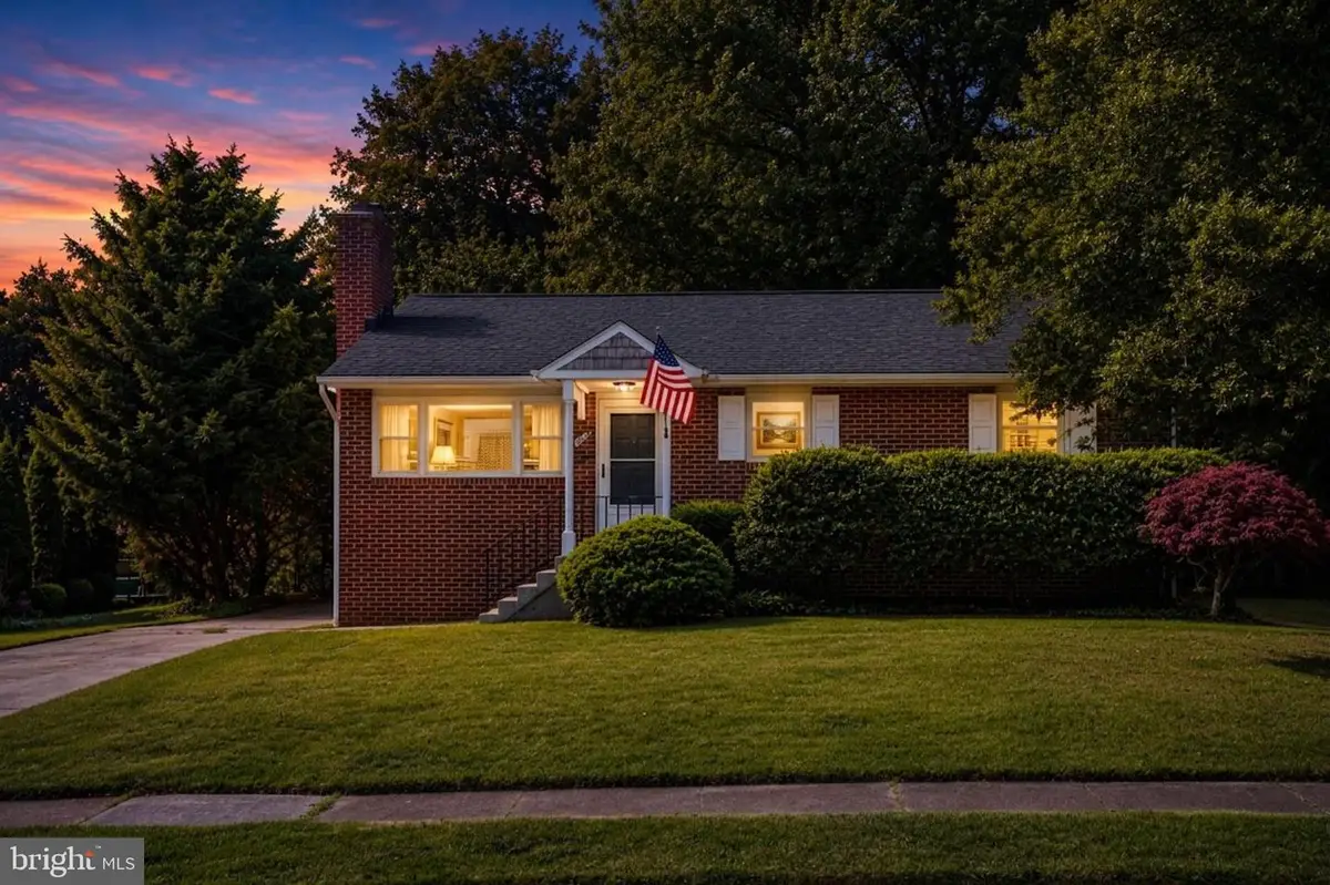 735 Warren Dr, Annapolis, MD 21403 - #1