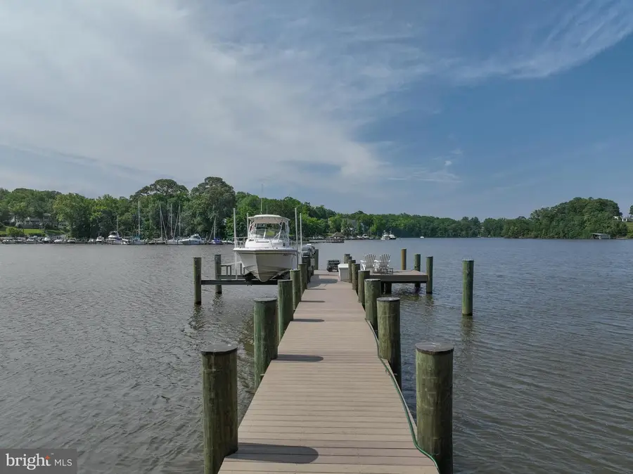 188 Southdown Rd, Edgewater, MD 21037 - #2