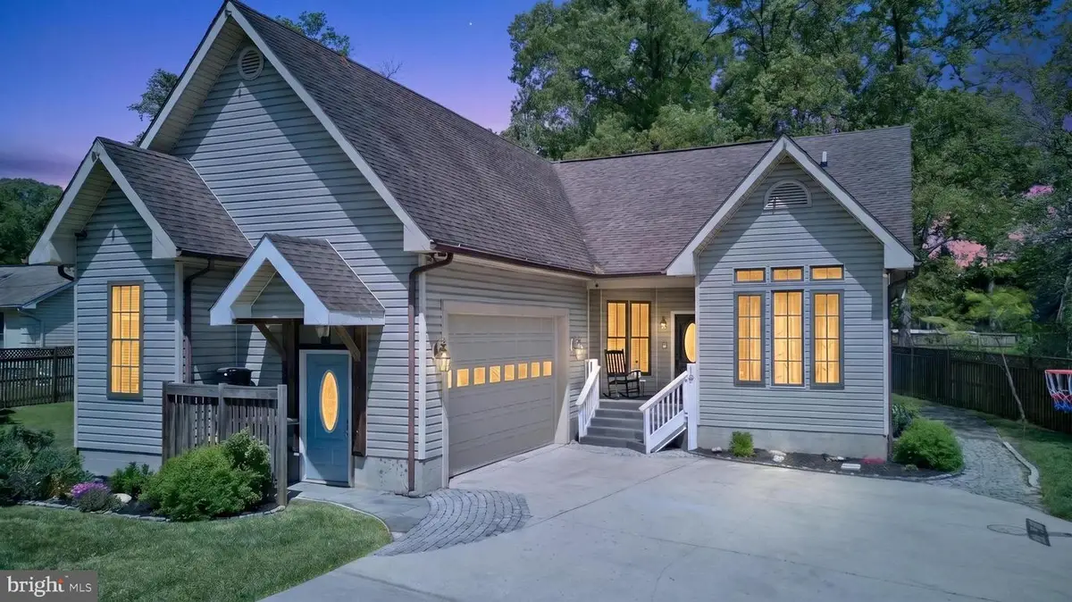 18 Fallon Dr, Pasadena, MD 21122 - #1