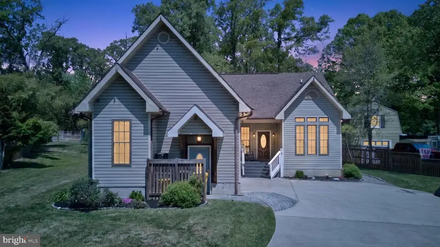 18 Fallon Dr, Pasadena, MD 21122 - #2