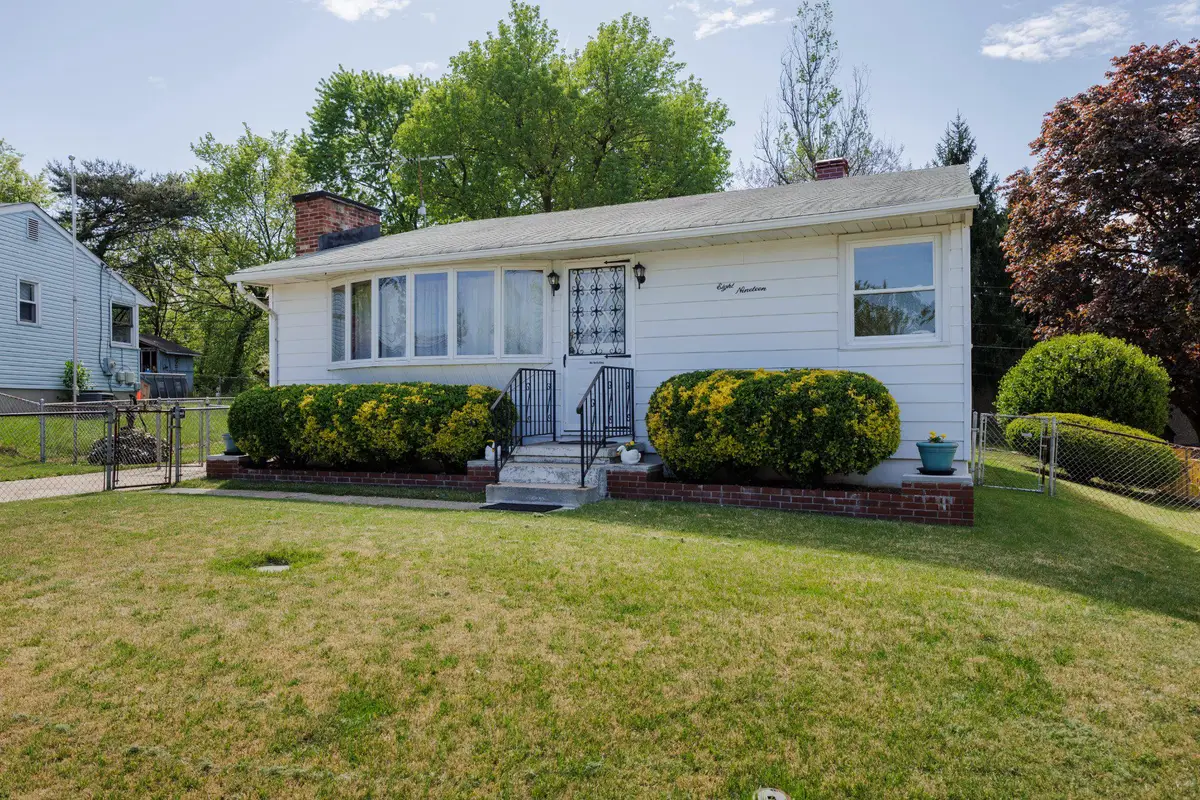 819 Bentwillow Dr, Glen Burnie, MD 21061 - #1