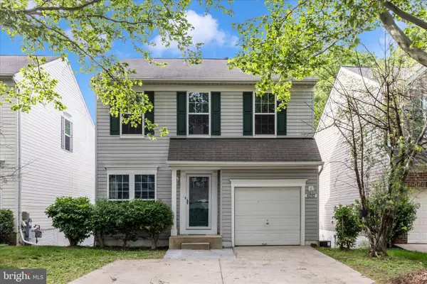 8232 Lyndhurst St, LAUREL, MD 20724