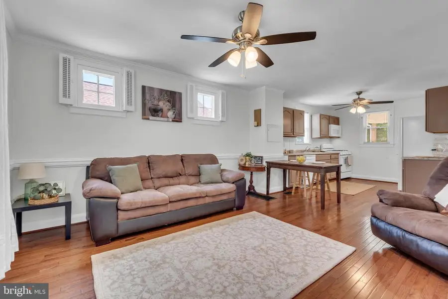 113 S 2nd Ave, Glen Burnie, MD 21061 - #3