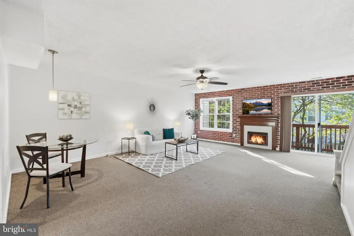1704 W Bancroft Ln, Crofton, MD 21114 - #1