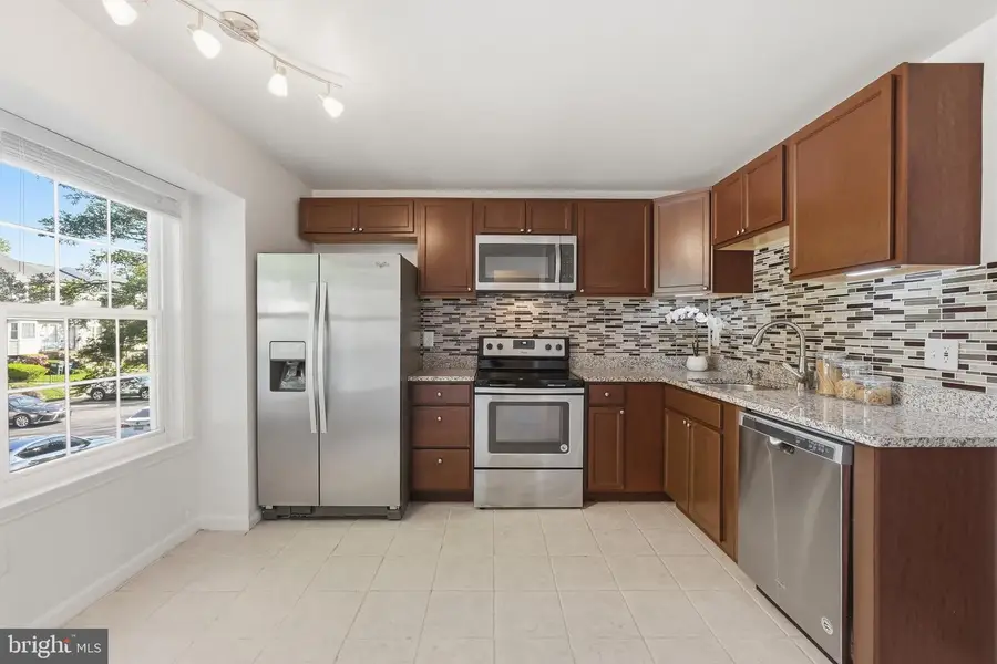 1704 W Bancroft Ln, Crofton, MD 21114 - #2