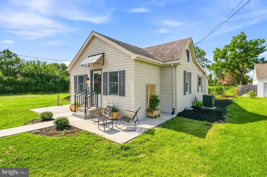 1019 Shoreland Dr, Glen Burnie, MD 21060 - #2