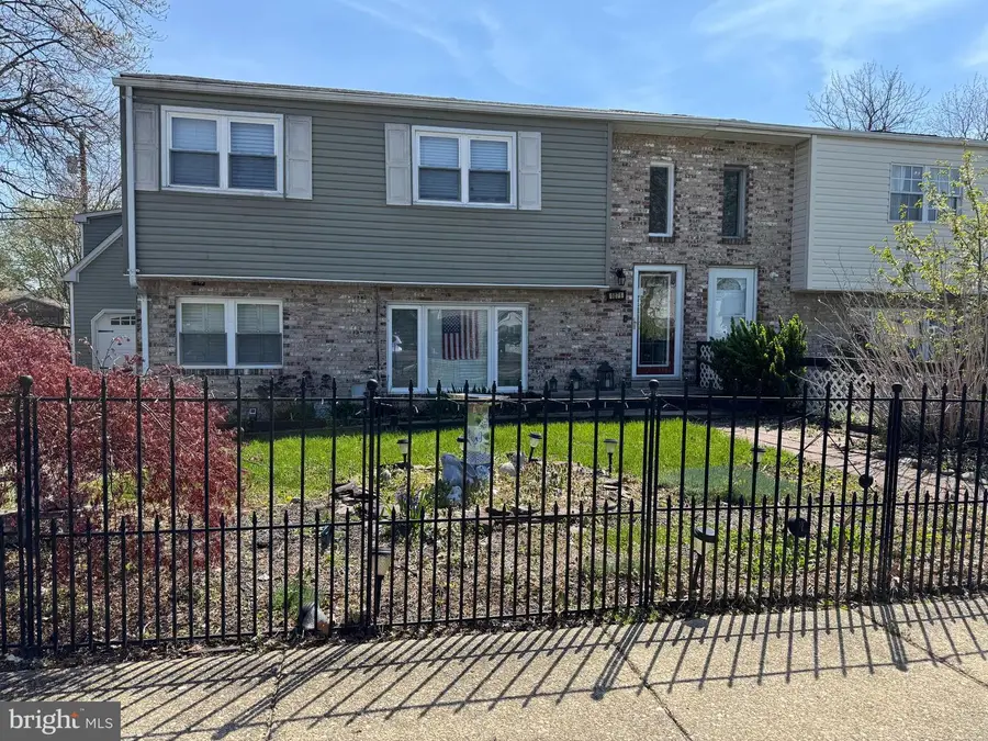 1071 Kings Rd, Pasadena, MD 21122 - #2