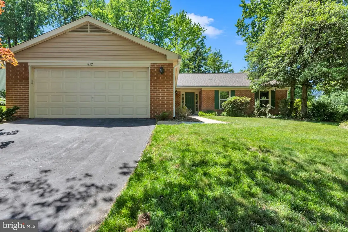 852 Woodmont Rd, Annapolis, MD 21401 - #1