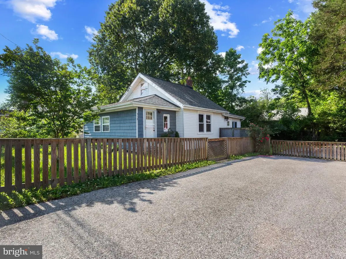 519 Highland Dr, Edgewater, MD 21037 - #1