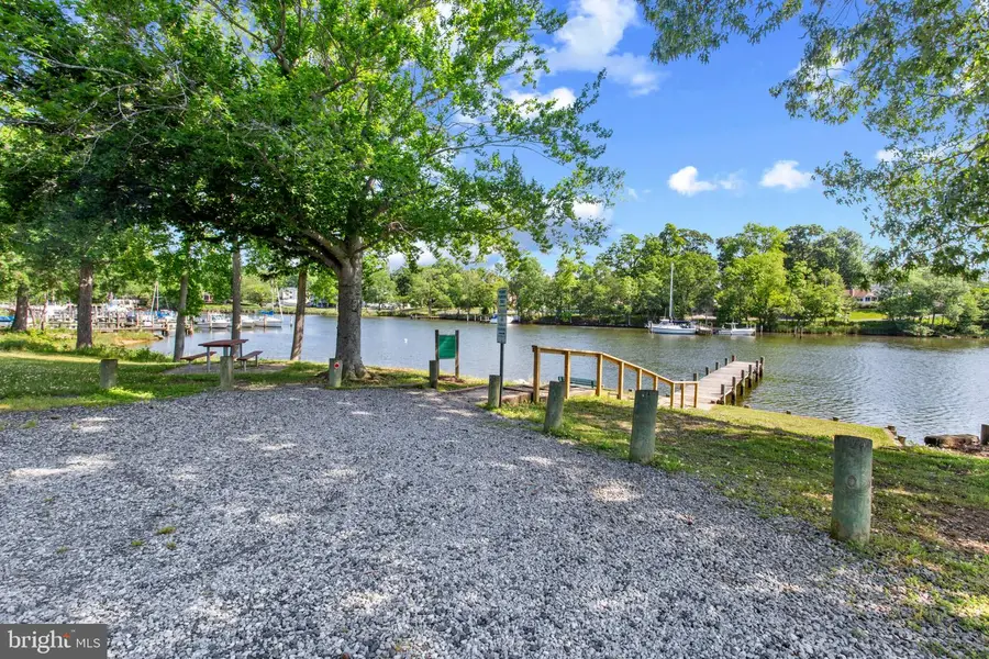 519 Highland Dr, Edgewater, MD 21037 - #2