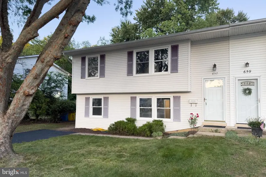 657 Chapelgate Dr, Odenton, MD 21113 - #2