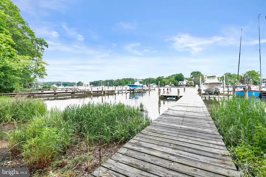 3913 Rhode Harbor Rd, Edgewater, MD 21037 - #2