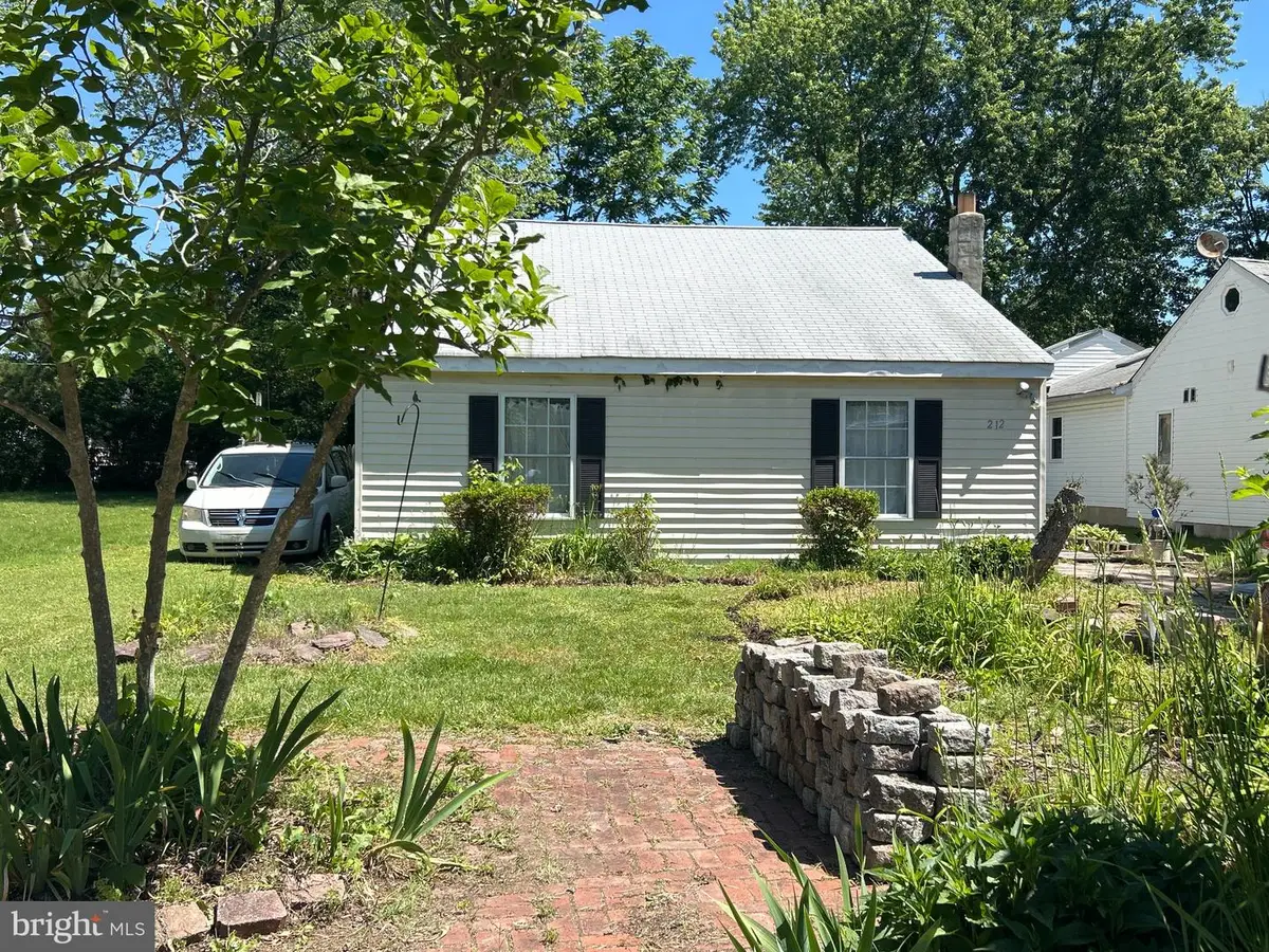 212 Lakeview Ave, Edgewater, MD 21037 - #1