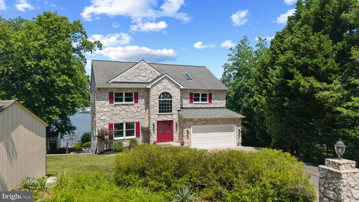 8044 Forest Glen Dr, Pasadena, MD 21122 - #1