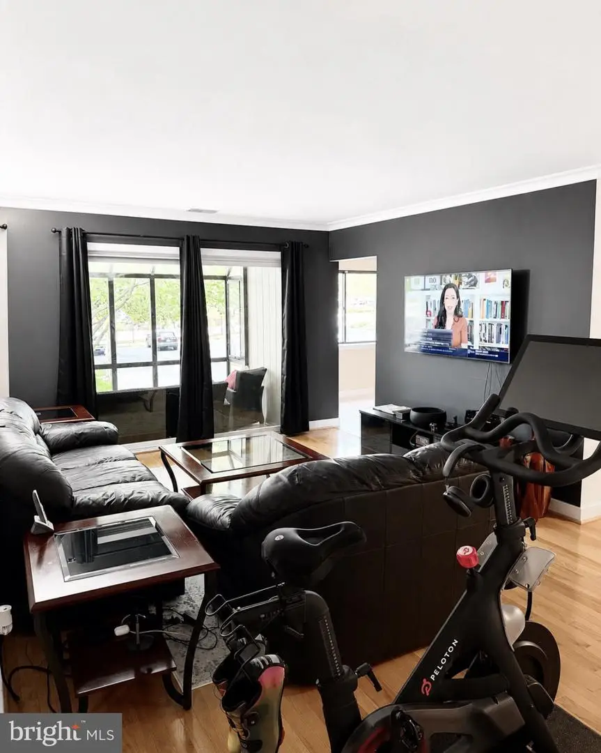 302 Hilltop Ln #h, Annapolis, MD 21403 - #1