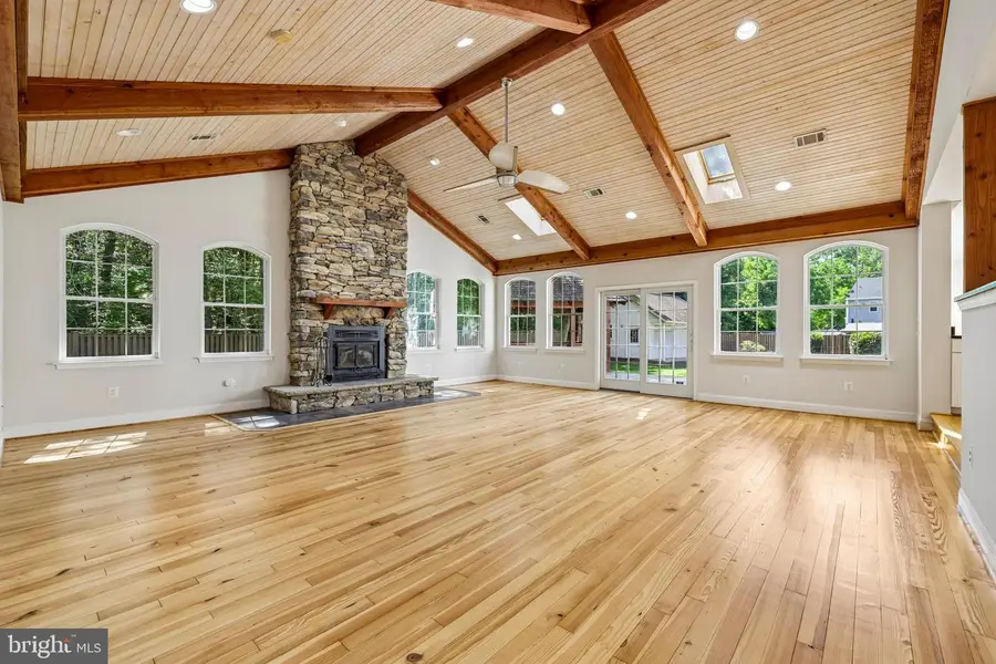 683 Powhatan Beach Rd, Pasadena, MD 21122 - #2