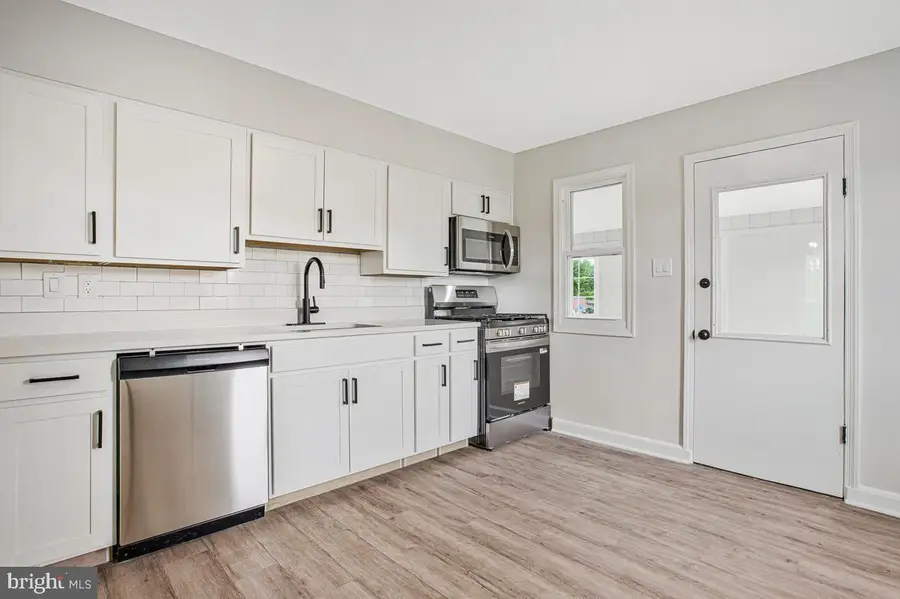 906 Hammonds Ln, Baltimore, MD 21225 - #2