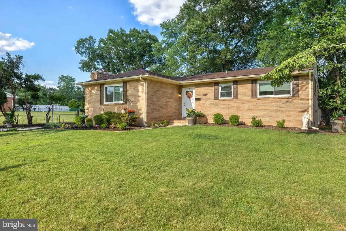 8259 Spring Knoll Dr, Pasadena, MD 21122 - #1