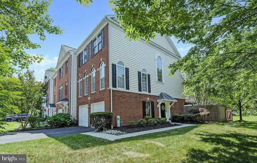 1329 Peppertree Ct, Crofton, MD 21114 - #2