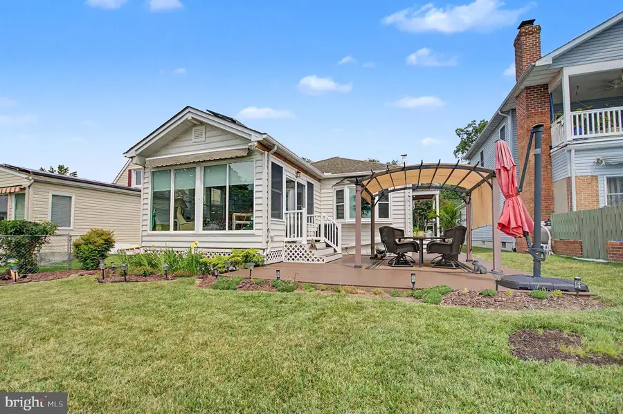 8 Granada Rd, Pasadena, MD 21122 - #2