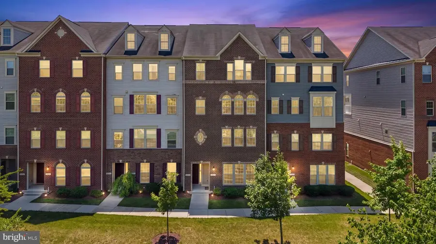 8016 Orchard Grove Rd, Odenton, MD 21113 - #2