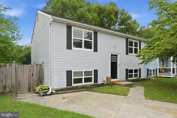556 E Park Ct, GLEN BURNIE, MD 21061