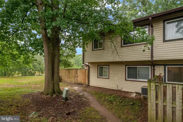 2054 Happy Ln, CROFTON, MD 21114