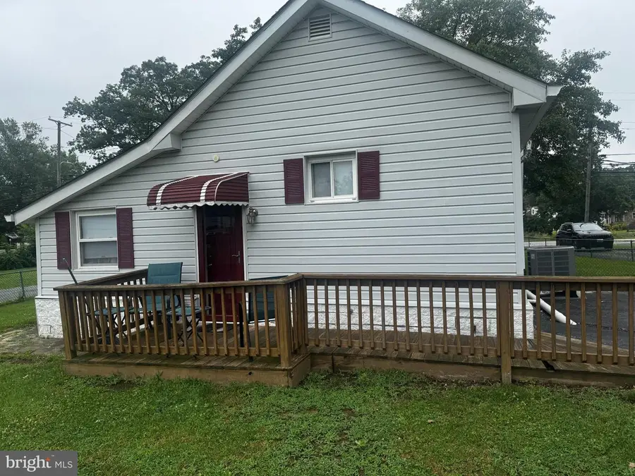 516 Oakwood Rd, Glen Burnie, MD 21061 - #2