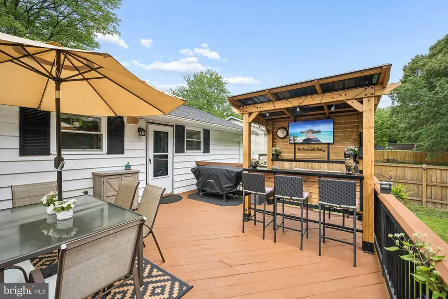 139 Magothy Beach Rd, Pasadena, MD 21122 - #2