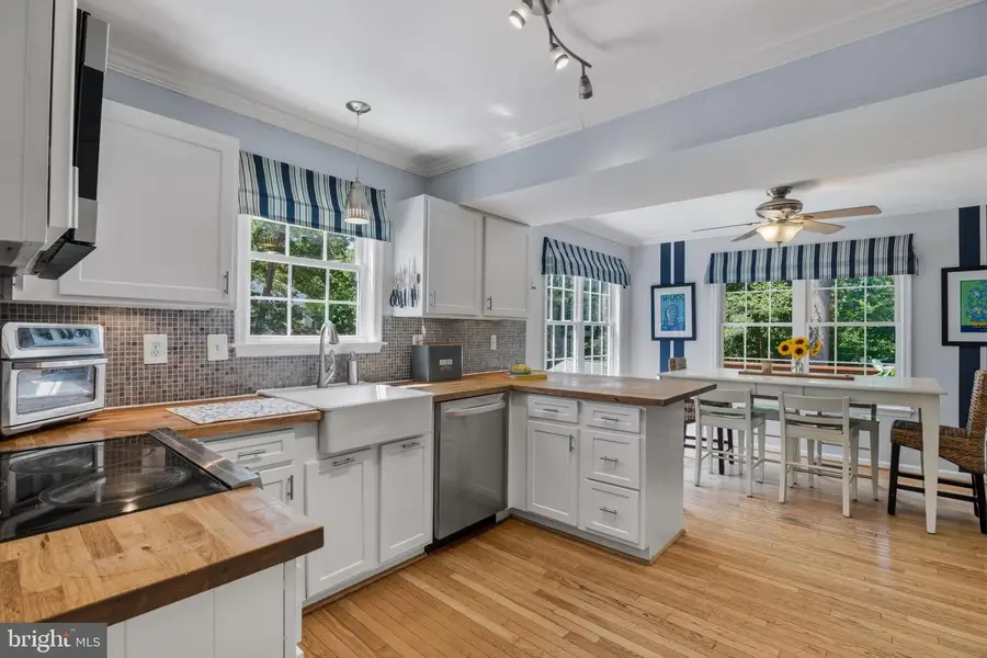 233 Circle Rd, Pasadena, MD 21122 - #3