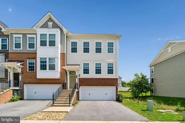 8275 Meadowood Dr, HANOVER, MD 21076