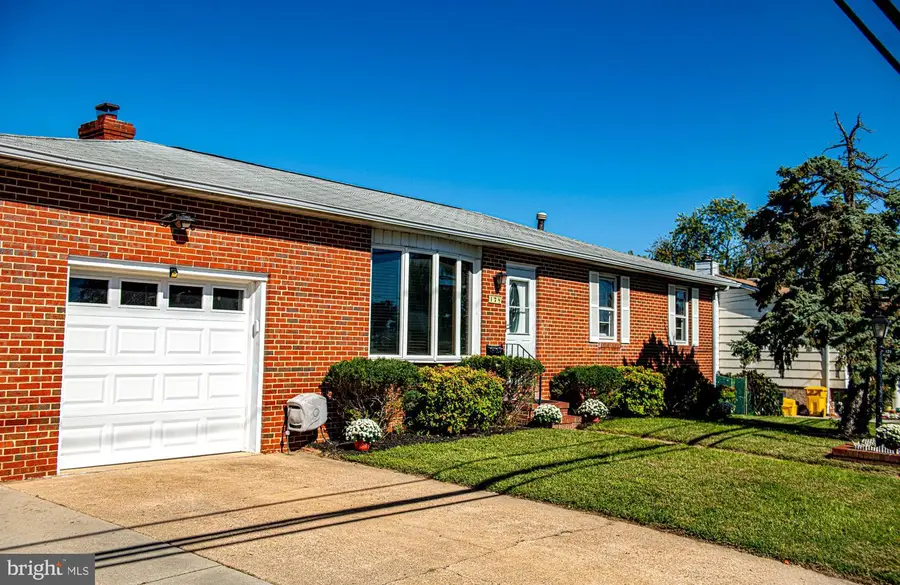 178 Riviera Dr, Pasadena, MD 21122 - #2