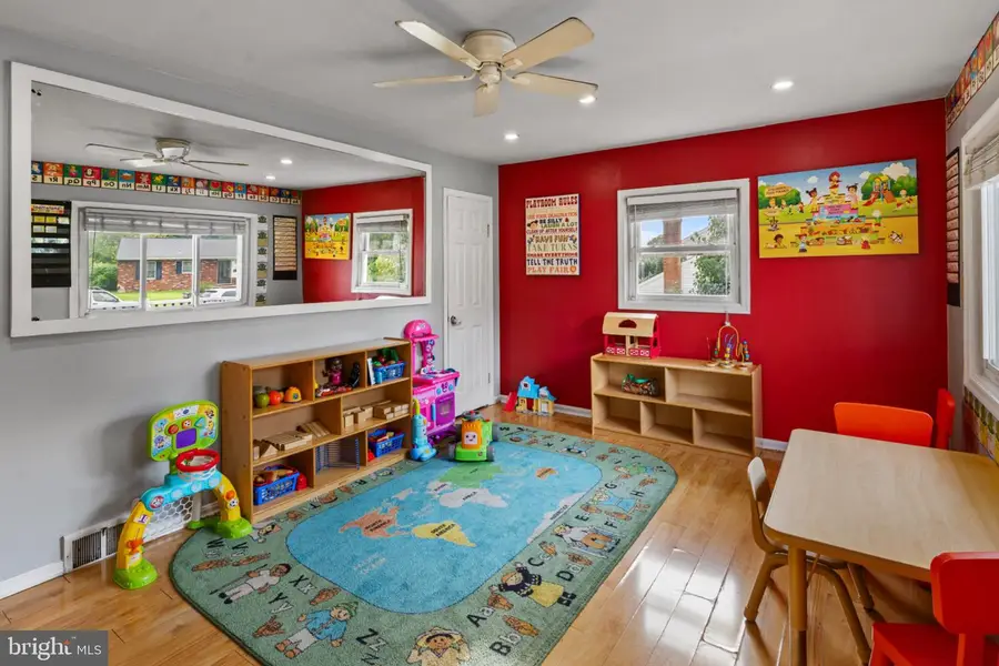 17 Willowdale Ave, Glen Burnie, MD 21061 - #3