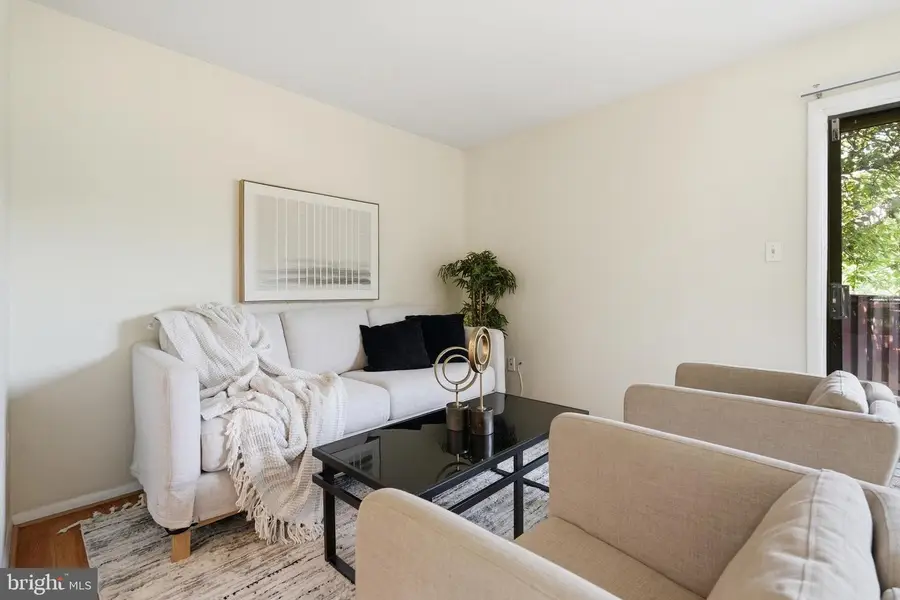 2020 Cambridge Dr, Crofton, MD 21114 - #3