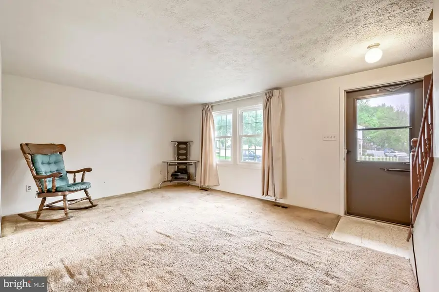 7997 Woodhall Dr, Glen Burnie, MD 21061 - #3