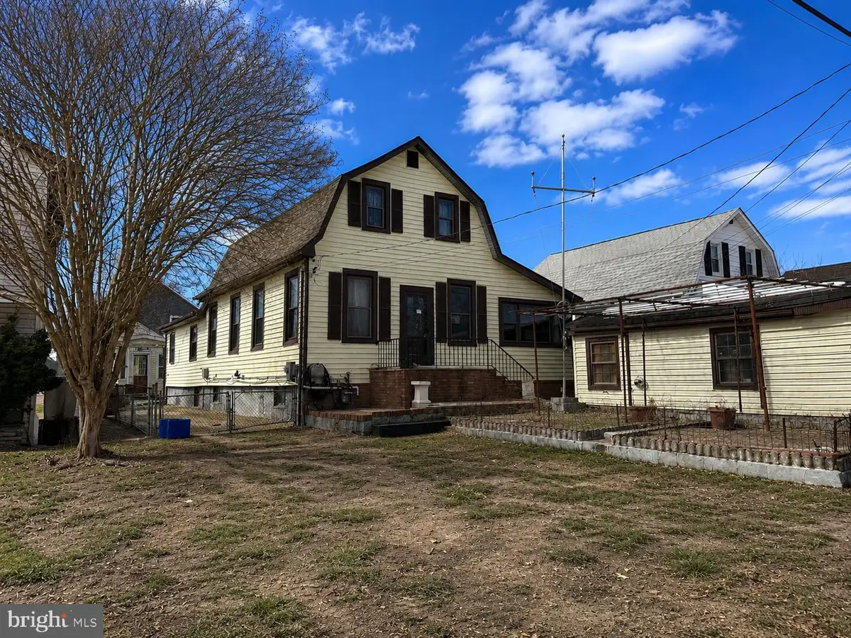 262 Meadow Rd, Pasadena, MD 21122 - #1